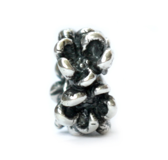 545253 Ветвь яблони