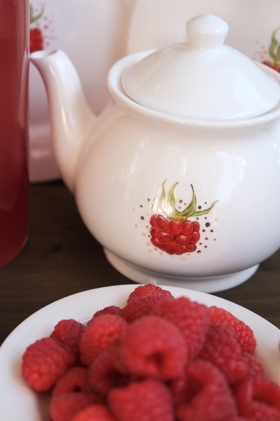 "Малиновое варенье" заварочный чайник 600мл, коллекция Nordic Forest, ручная роспись, золочение