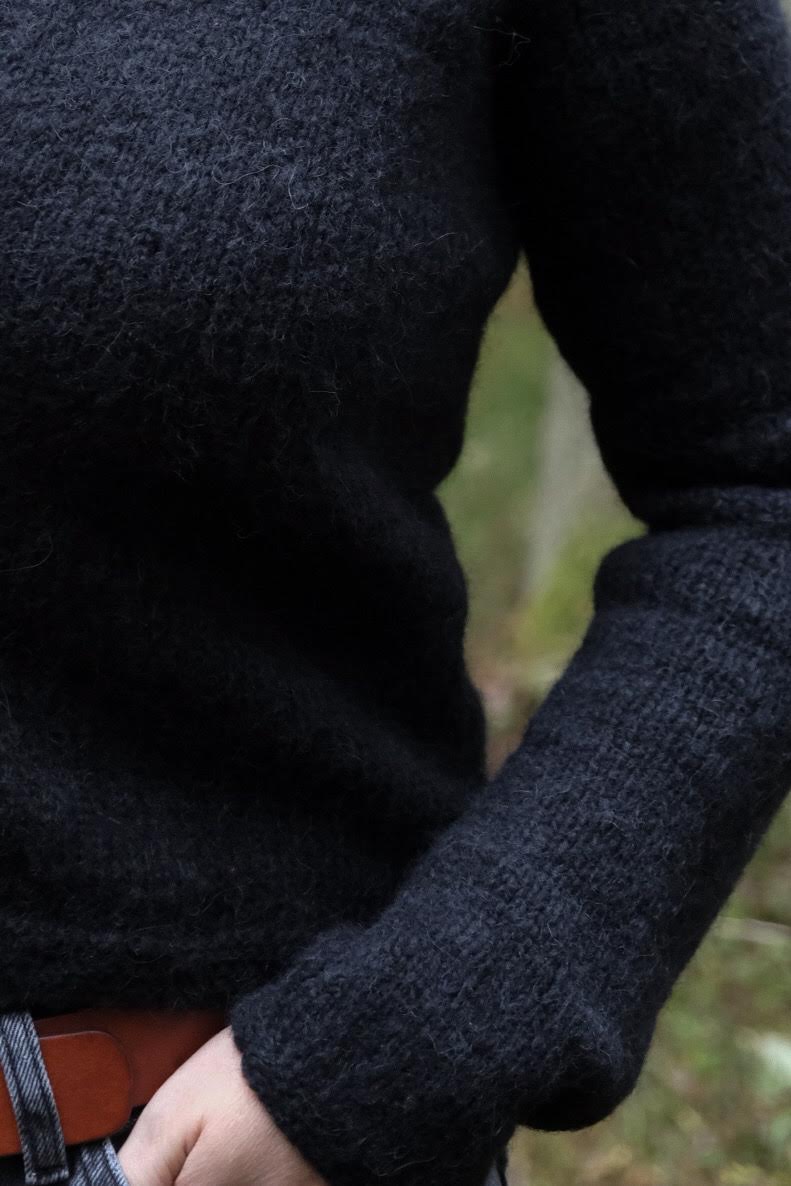 "Уголёк" кофта-кардиган на пуговичках, плотной ручной вязки, из норвежской шерсти альпака