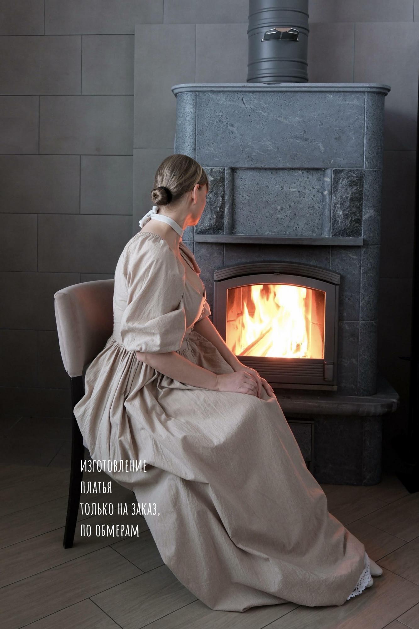 "Белый кварц": длинное платье из воздушного хлопка с рядом декоративных пуговичек