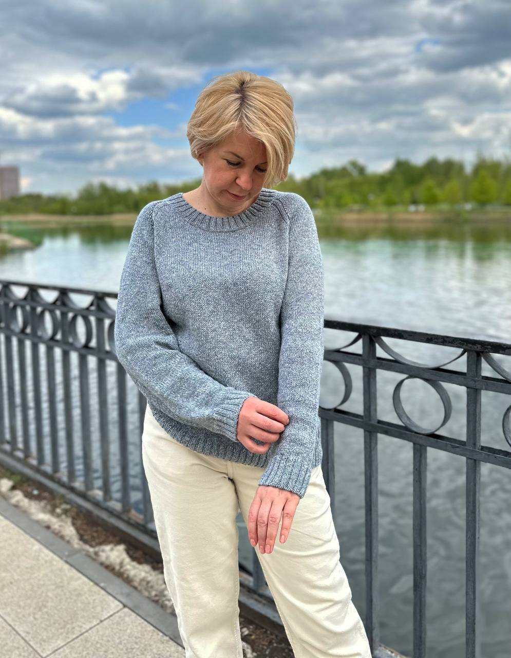 Совместное вязание базового джемпера регланом сверху