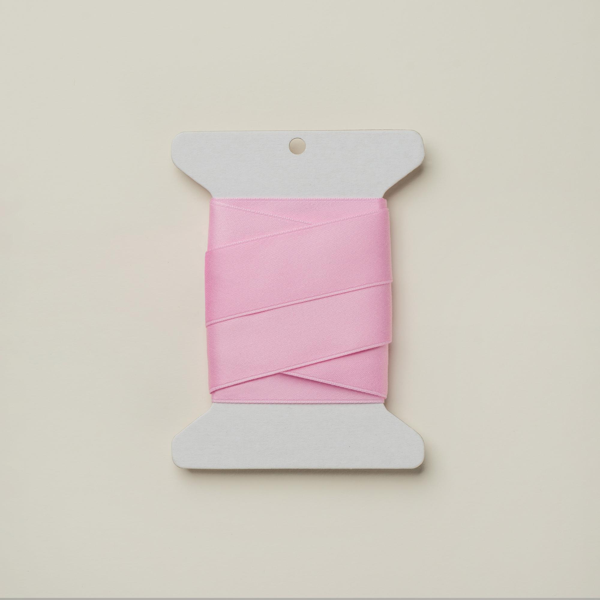 Лента сатиновая ярко-розовая