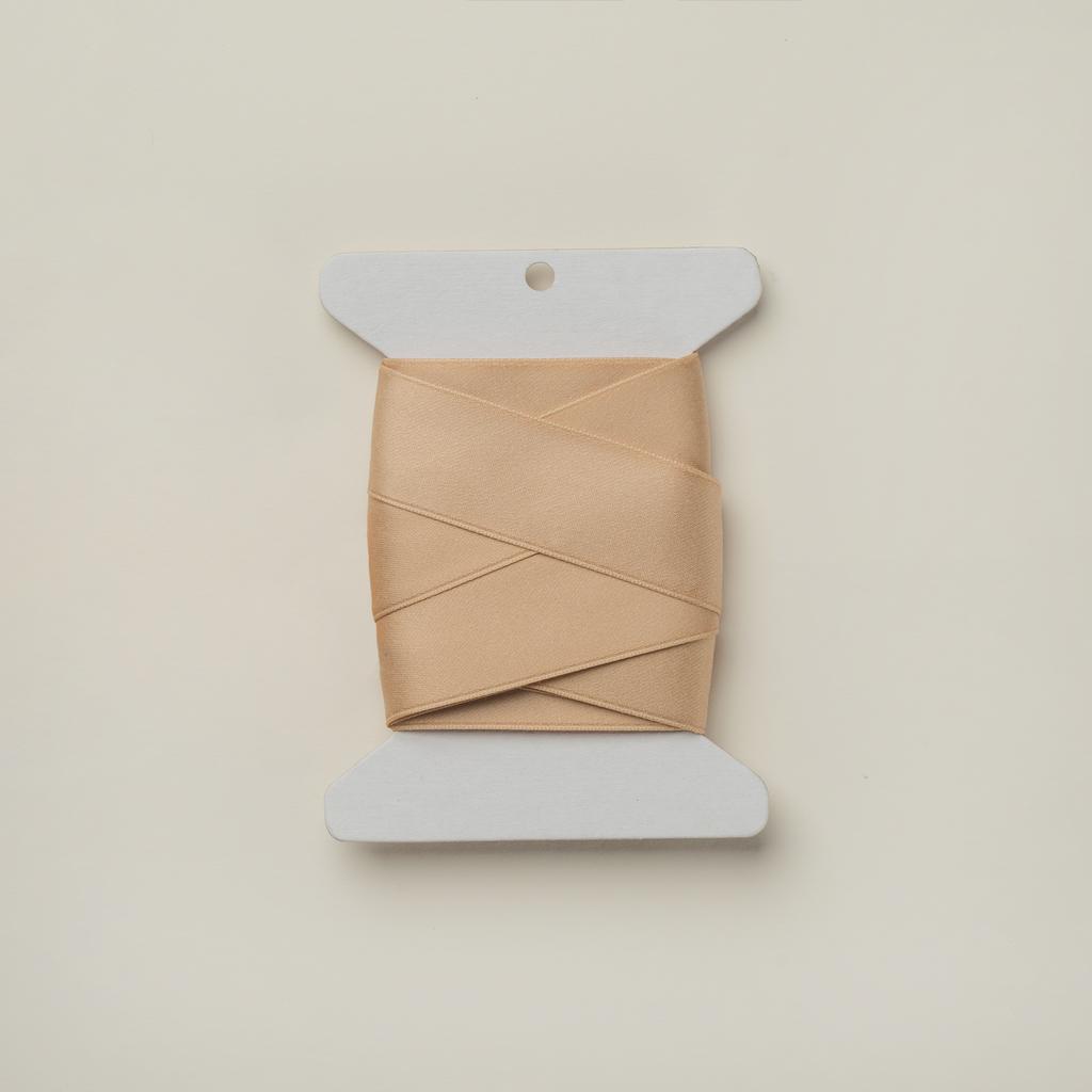 Лента сатиновая бежевая