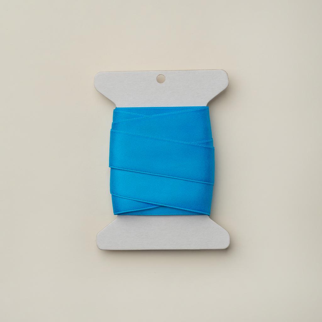 Лента сатиновая ярко-голубая