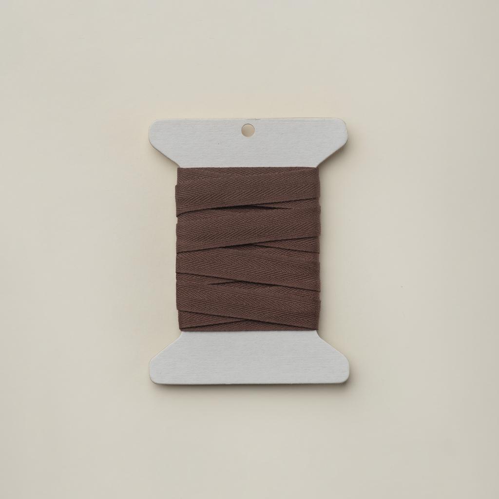 Лента саржевая коричневая