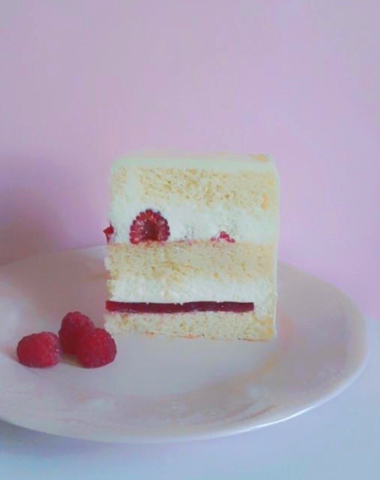 Торт "МАЛИНОВЫЙ ШИФОН"