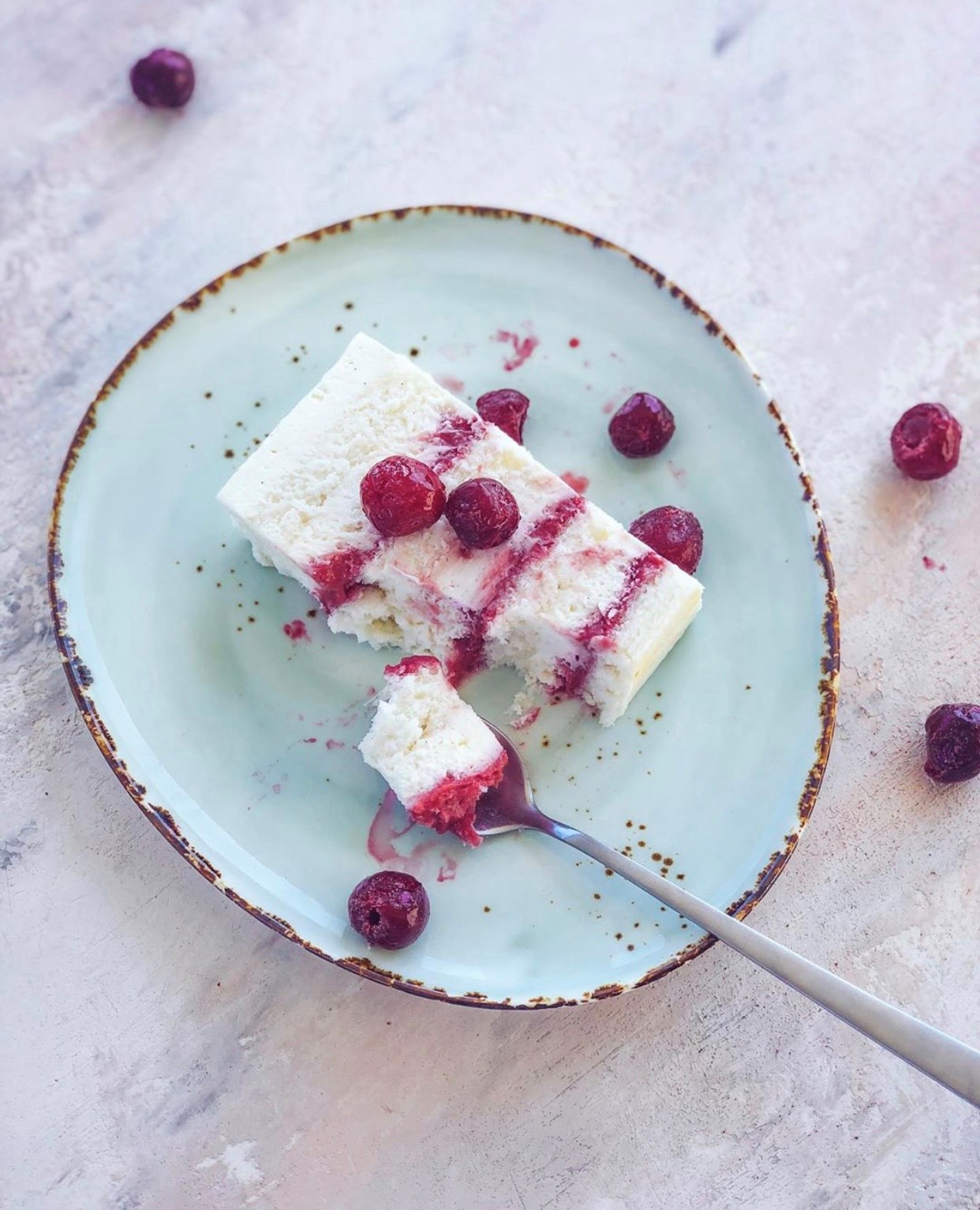 Торт "СНЕЖНАЯ ВИШНЯ"