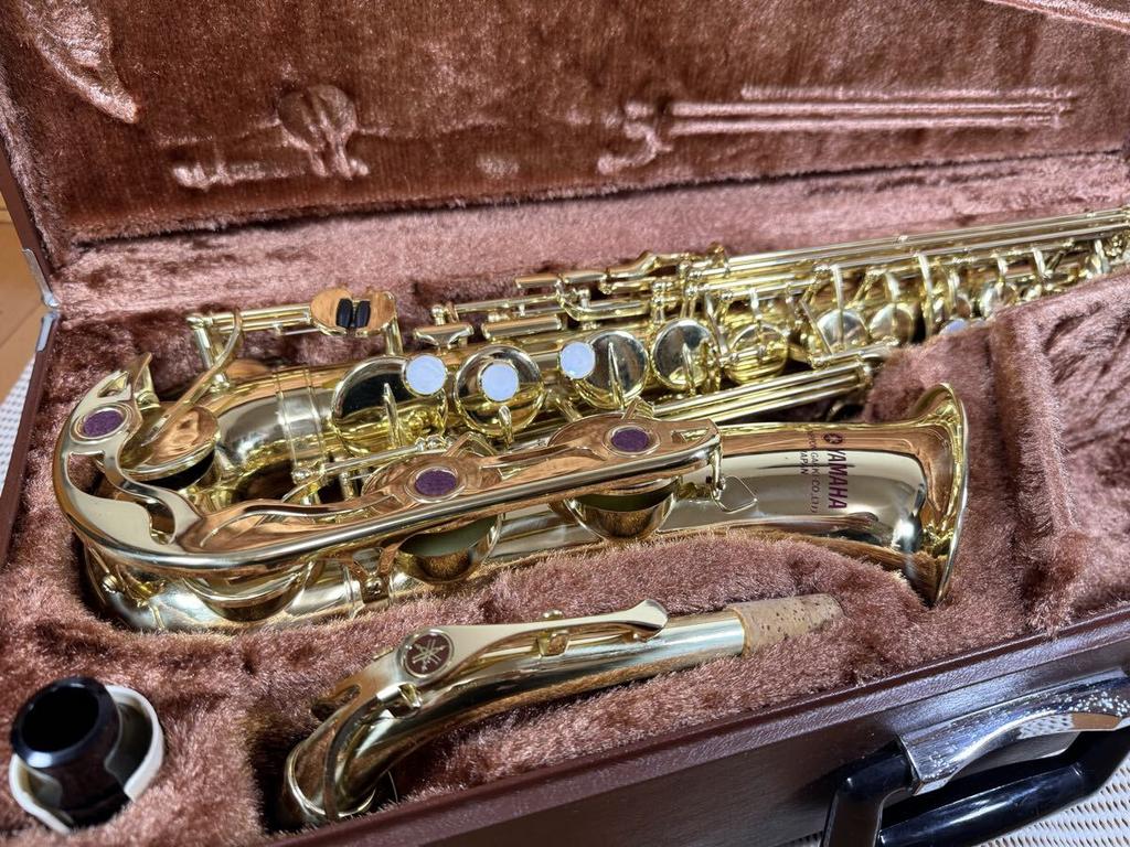 Саксофон альт YAMAHA YAS-32 Purple logo