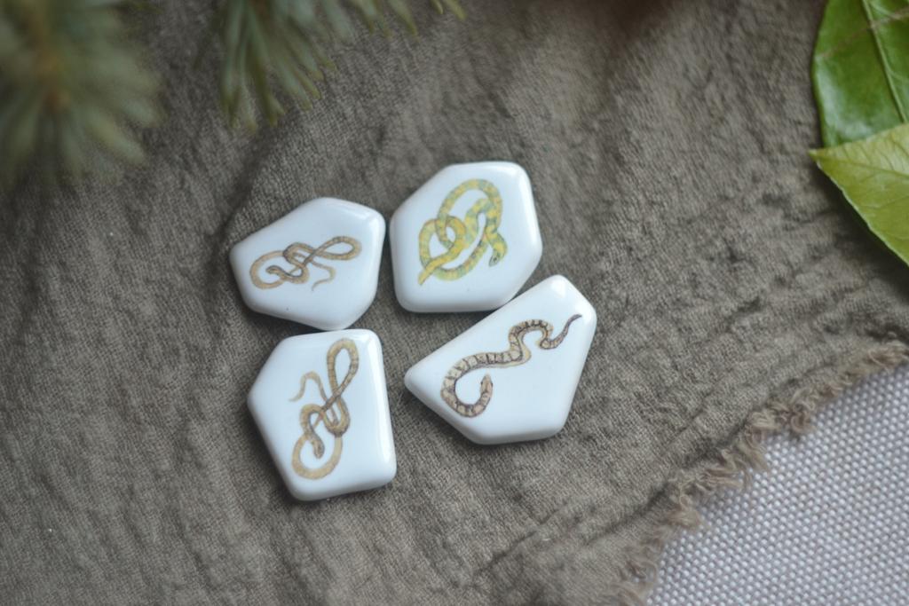 Набор кабошонов "Змеи"