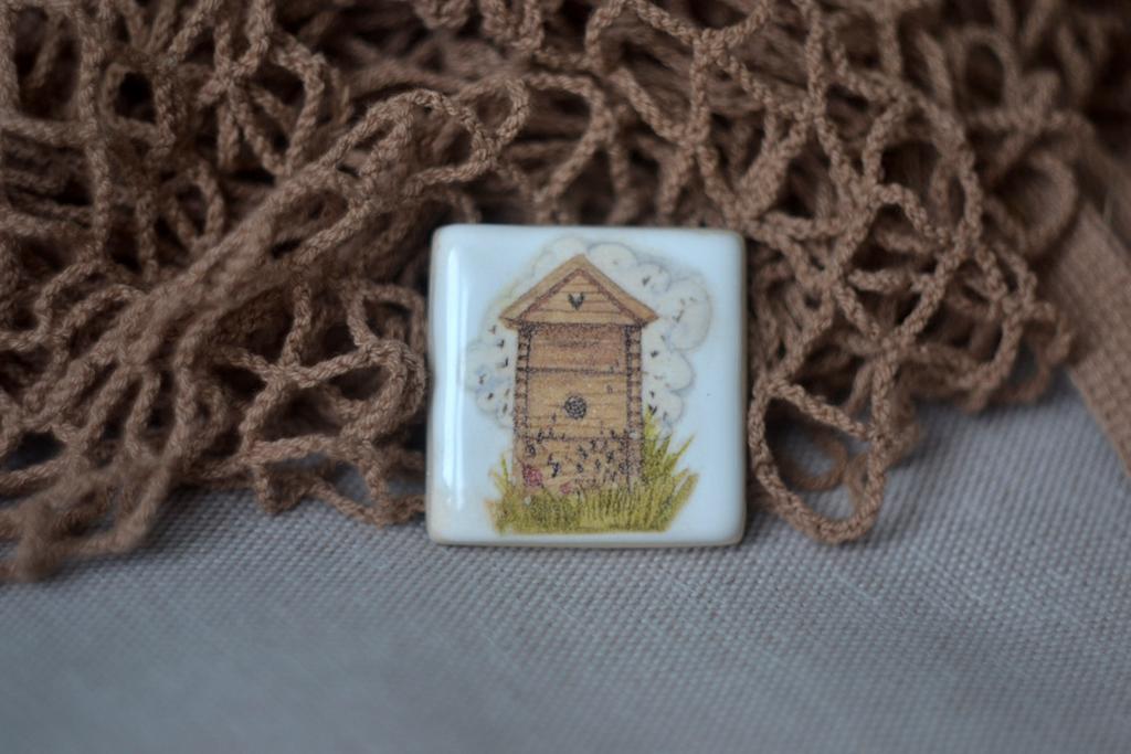 Керамическая плитка с деколью "Улей"