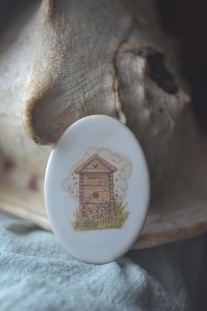 Керамическая плитка с деколью "Улей "