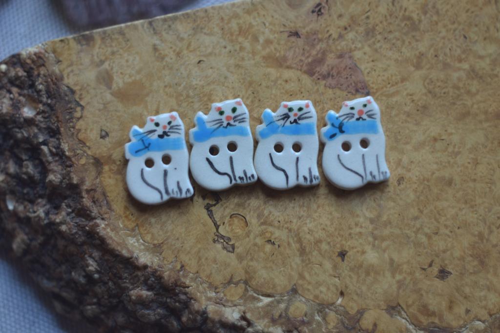 Керамическая пуговица "Нахальный кот  "