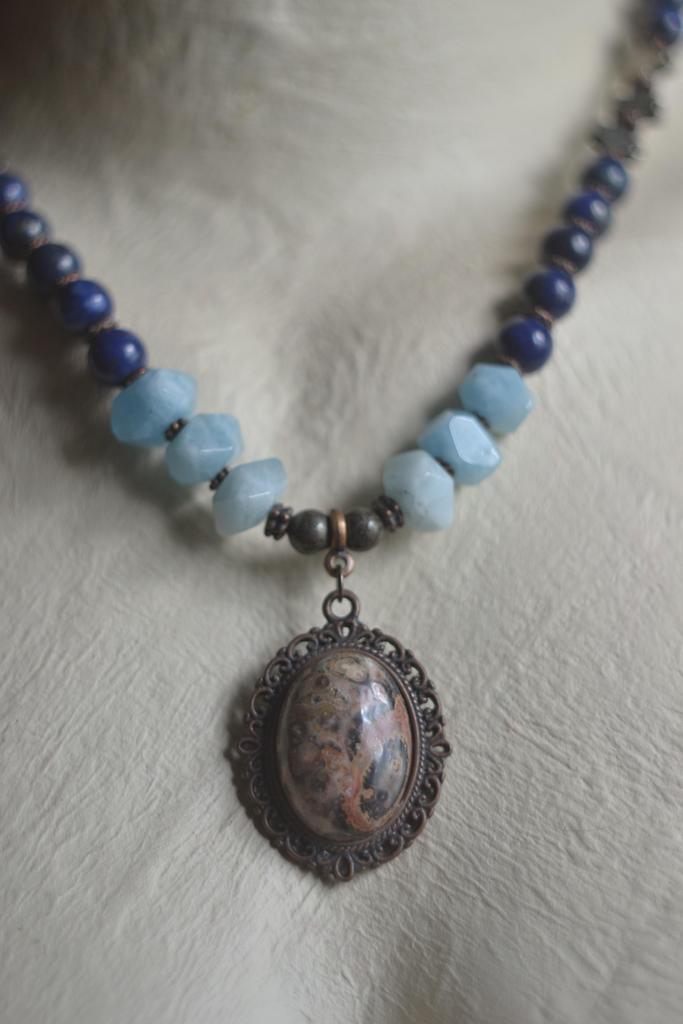 Колье    "Кружево  "