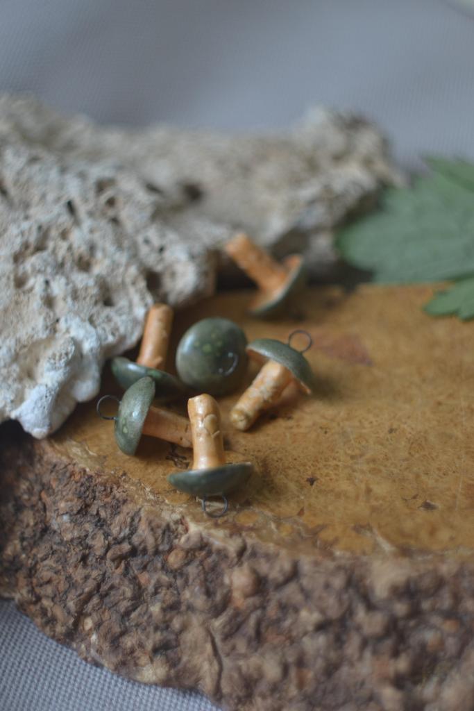 Керамический подвес "Зелёный гриб "