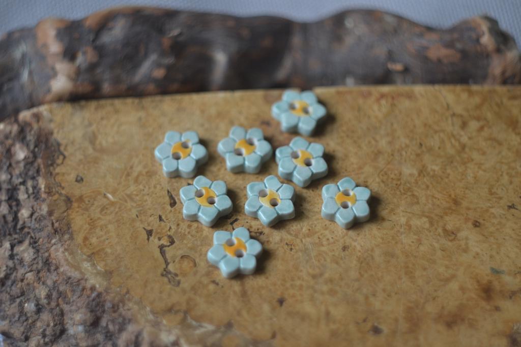 Керамическая пуговица "Нарцисс"