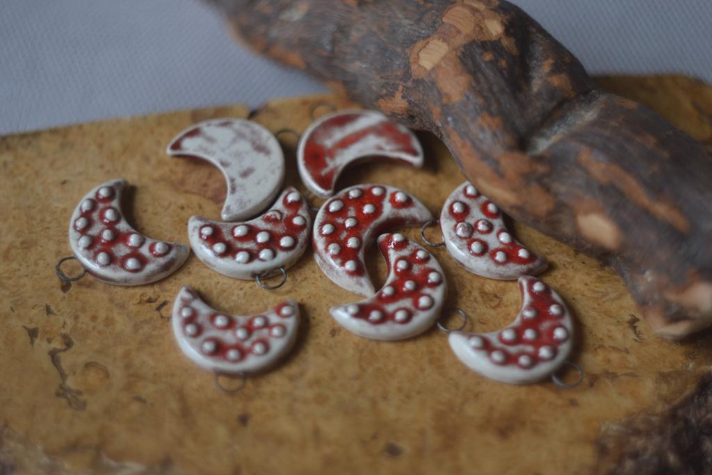 Керамический подвес с браком  "Мухоморная луна "