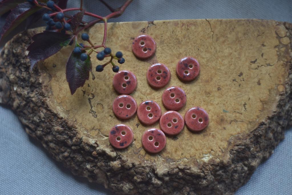 Базовая керамическая пуговица 1,7см  "смородиновое варенье  "