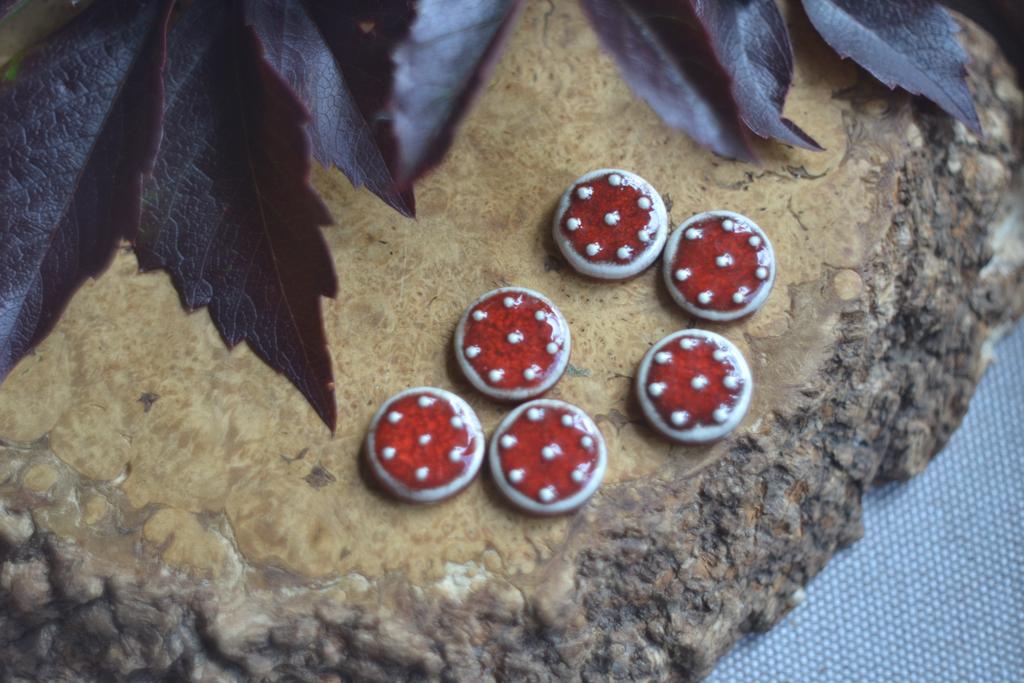 Керамический кабошон 1,7 см  "Мухомор "