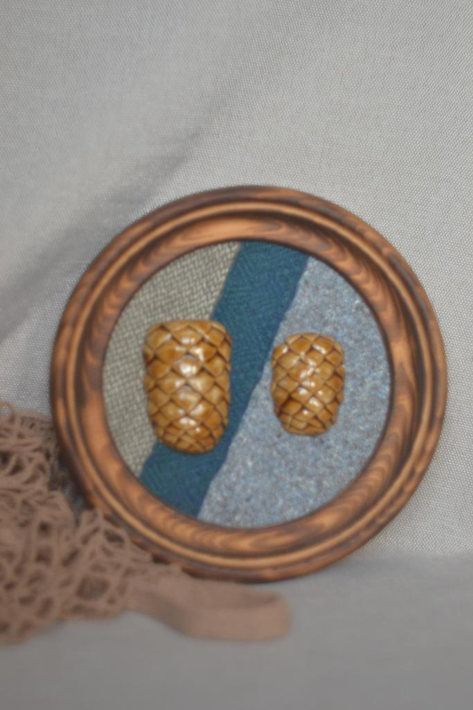 Панно большое  на стену "Шишки"