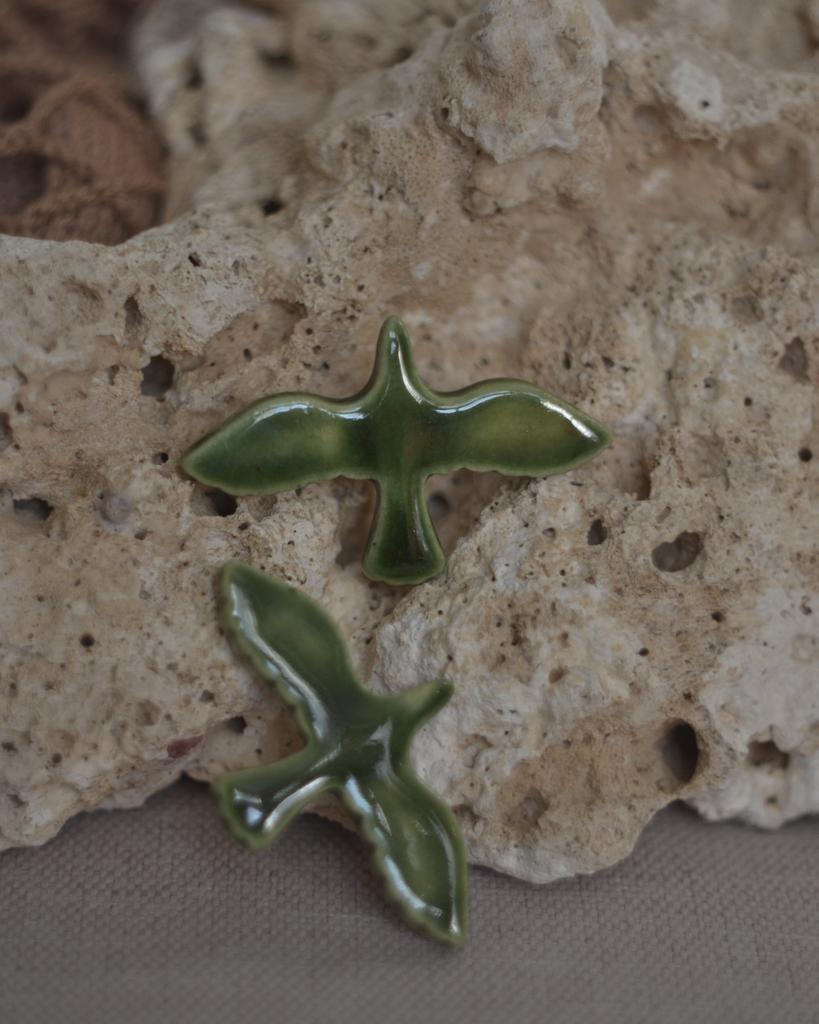 Брошь "Птаха зелёная  "