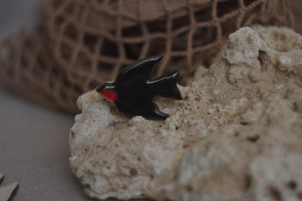 Брошь "Ласточка  "