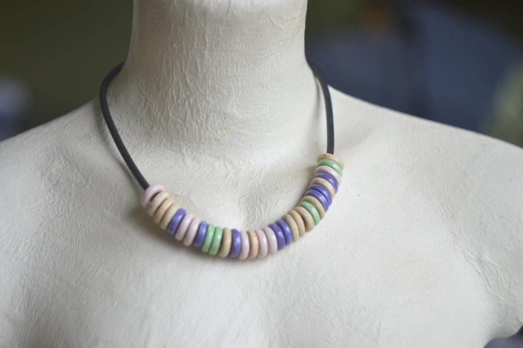 Колье  "Первые ирисы "