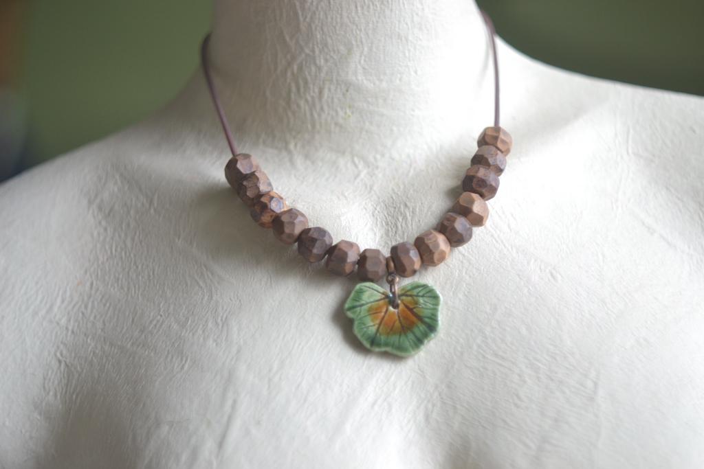 Колье    "Лист "