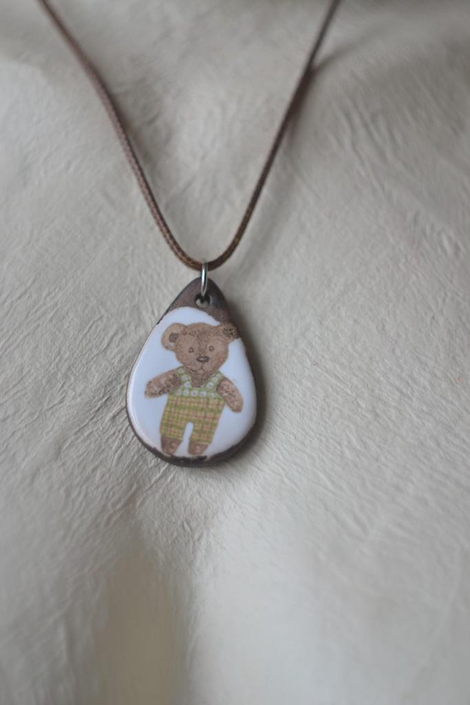 Подвеска с деколью "Мишка"