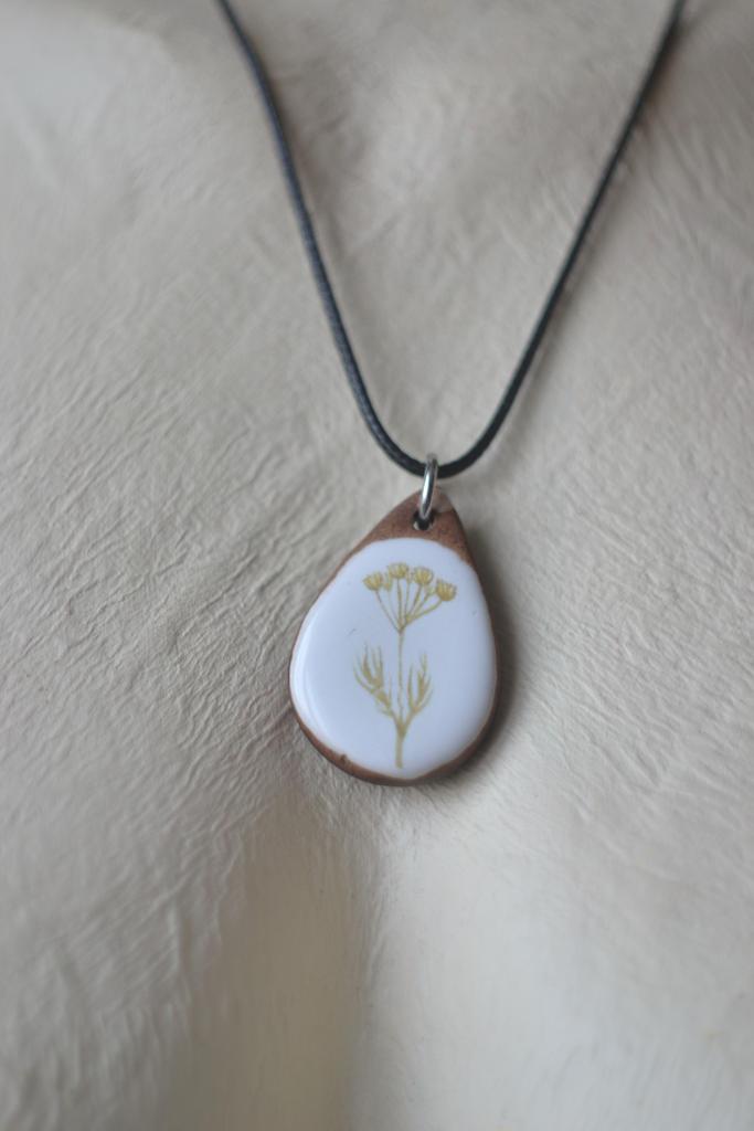 Подвеска с деколью "укроп"