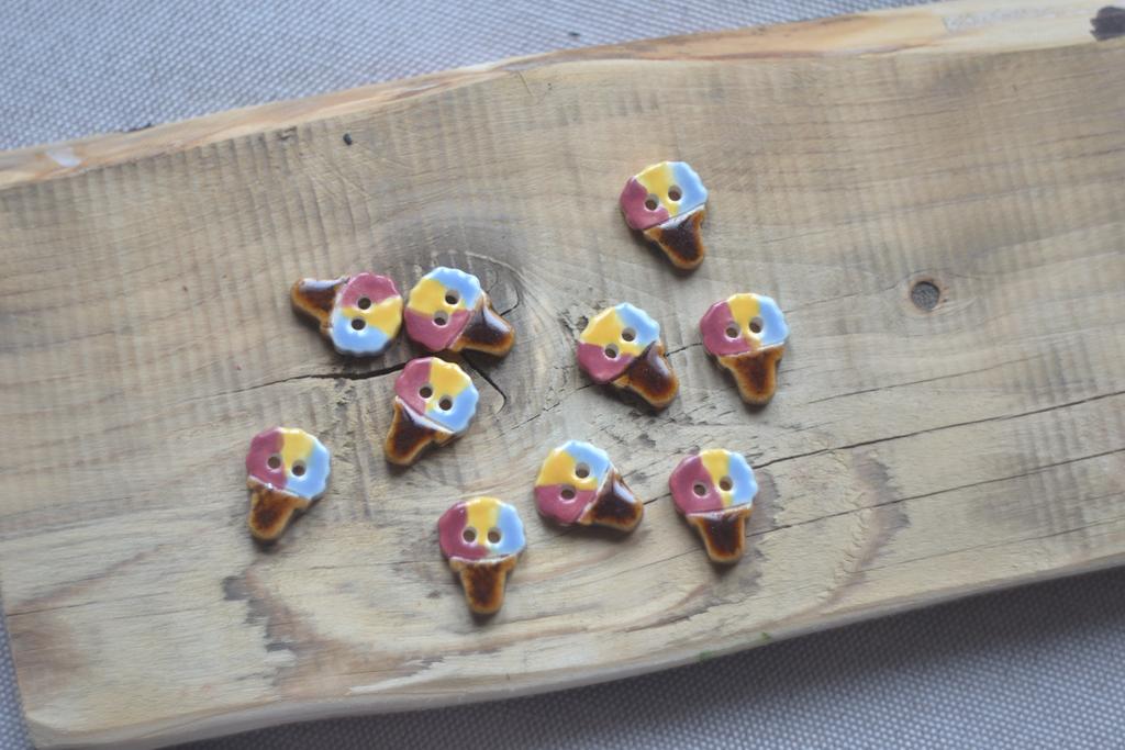 Керамическая пуговица "Мороженое"