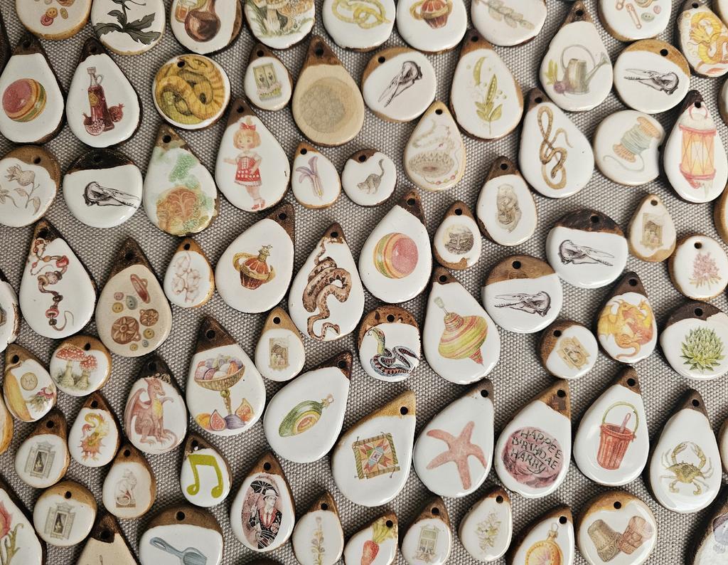 Большой набор подвесов с деколью