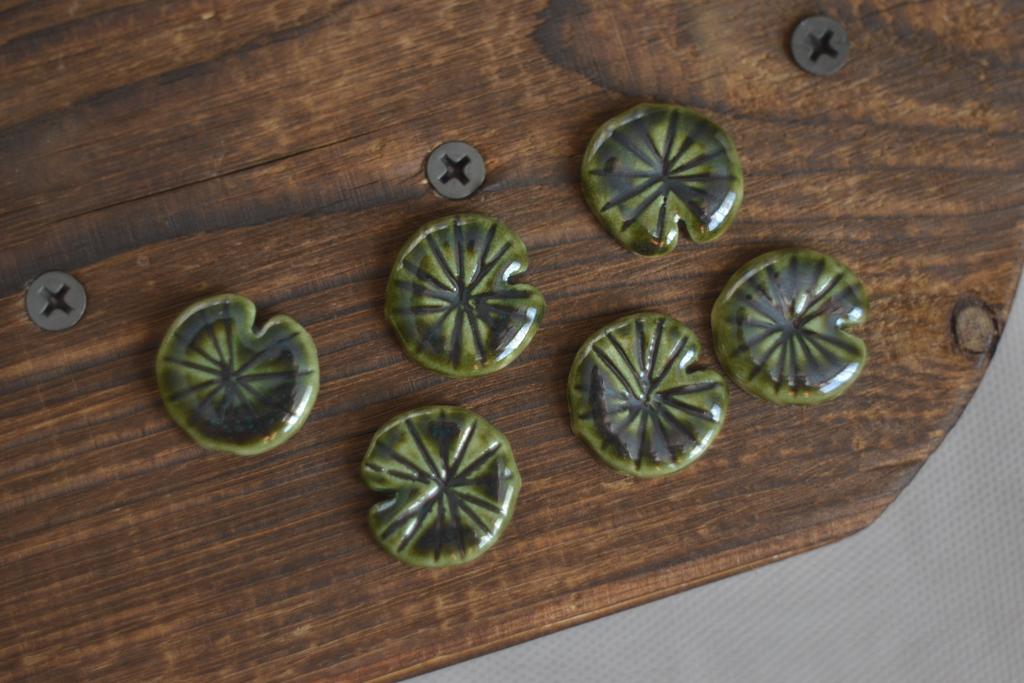 Керамический кабошон   "Кувшинка"