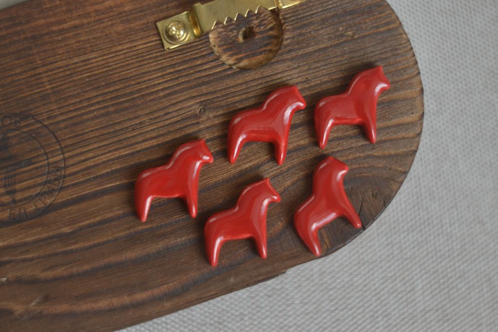 Керамический кабошон   "лошадка"