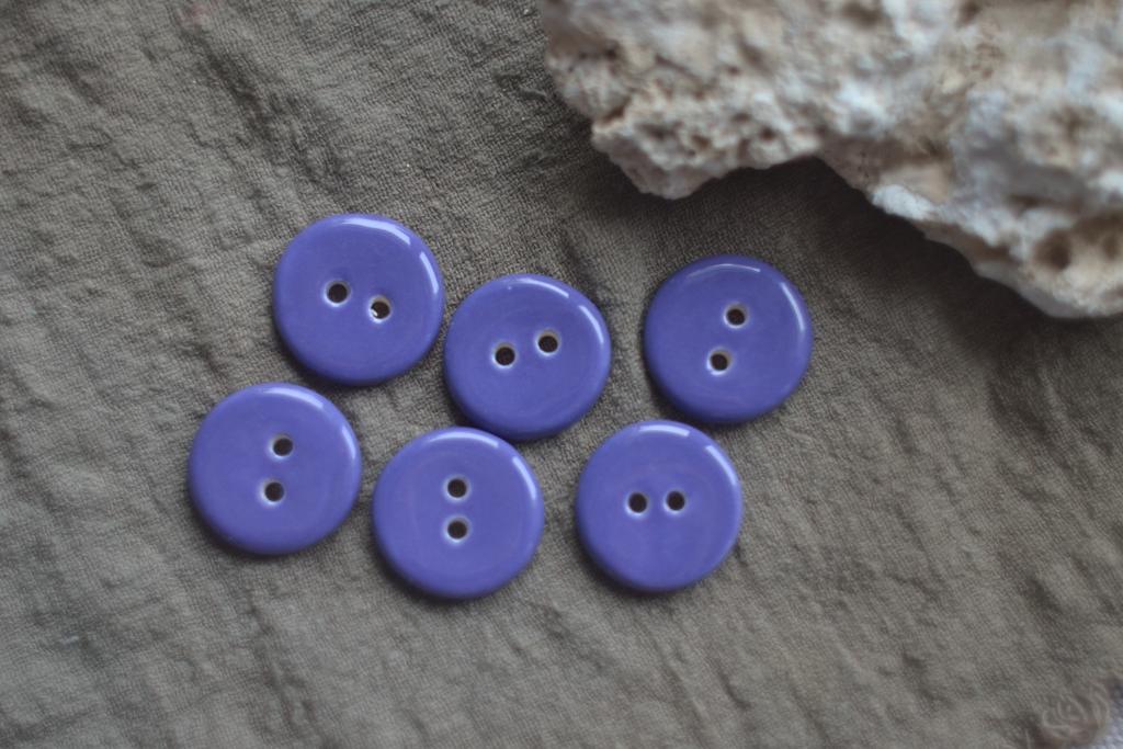 Базовая керамическая пуговица 2,4см  "лиловый"
