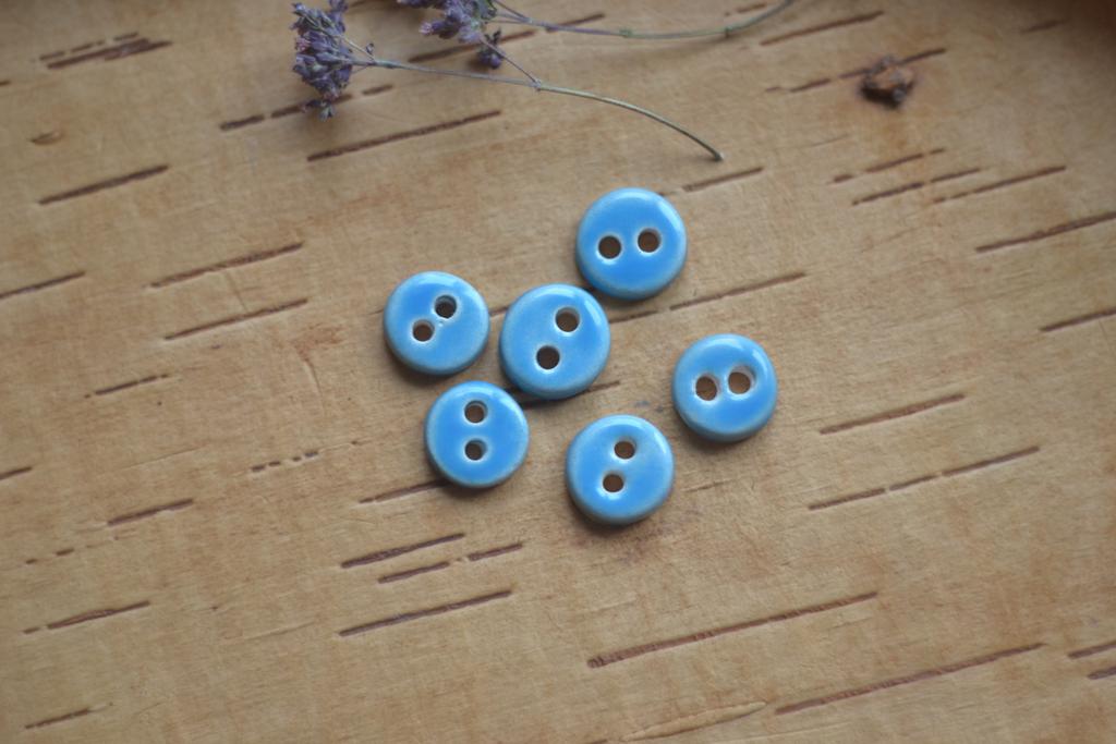 Базовая керамическая пуговица 1,3см  "небесные"