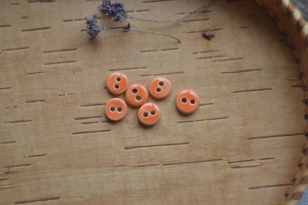 Базовая керамическая пуговица 1,3см  "мандарин"