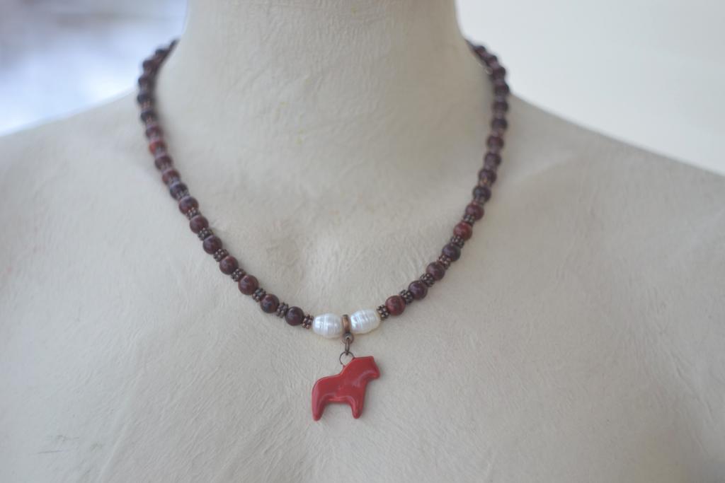 Колье "Лошадка"