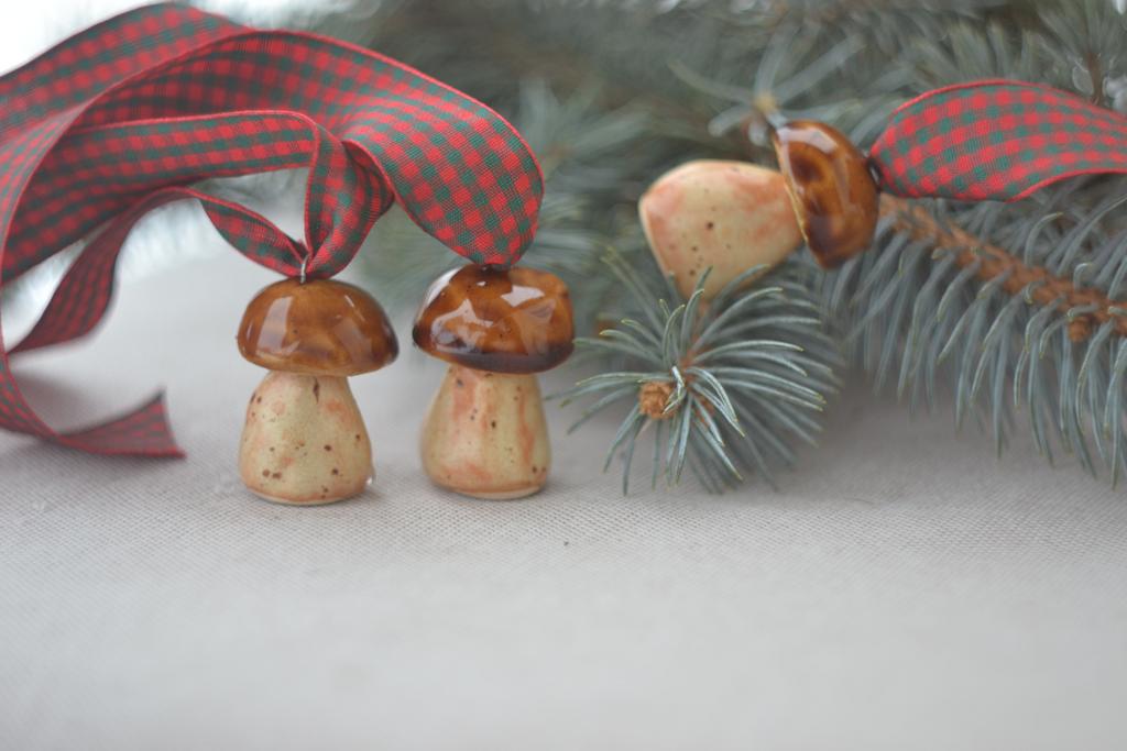 Керамический подвес на ёлку "Боровик"