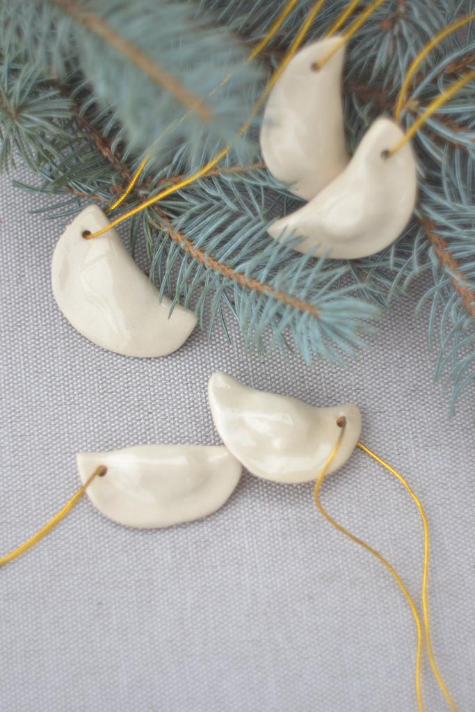 Керамический подвес на ёлку "вареник"