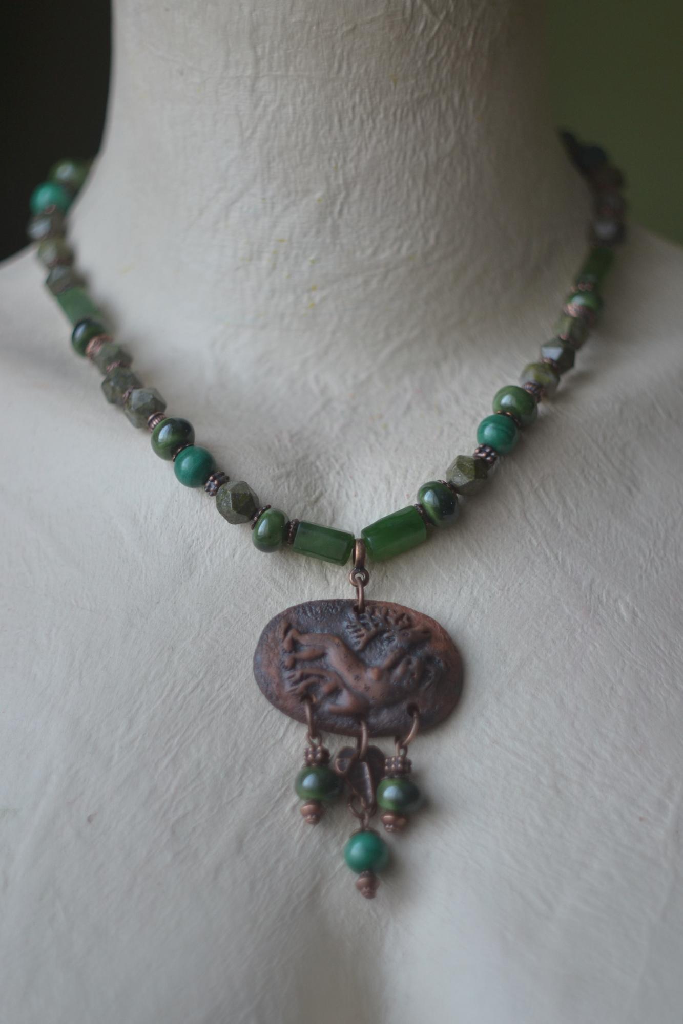 Колье    "Молодой лес "