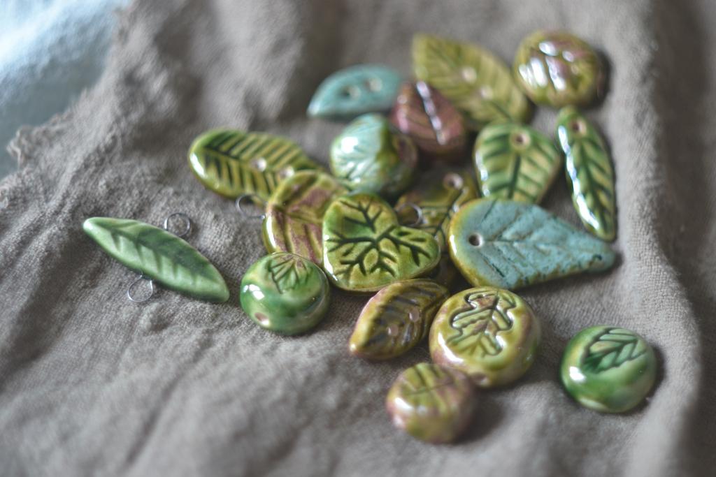 пол года сюрпризных коробочек с керамическими пуговицами