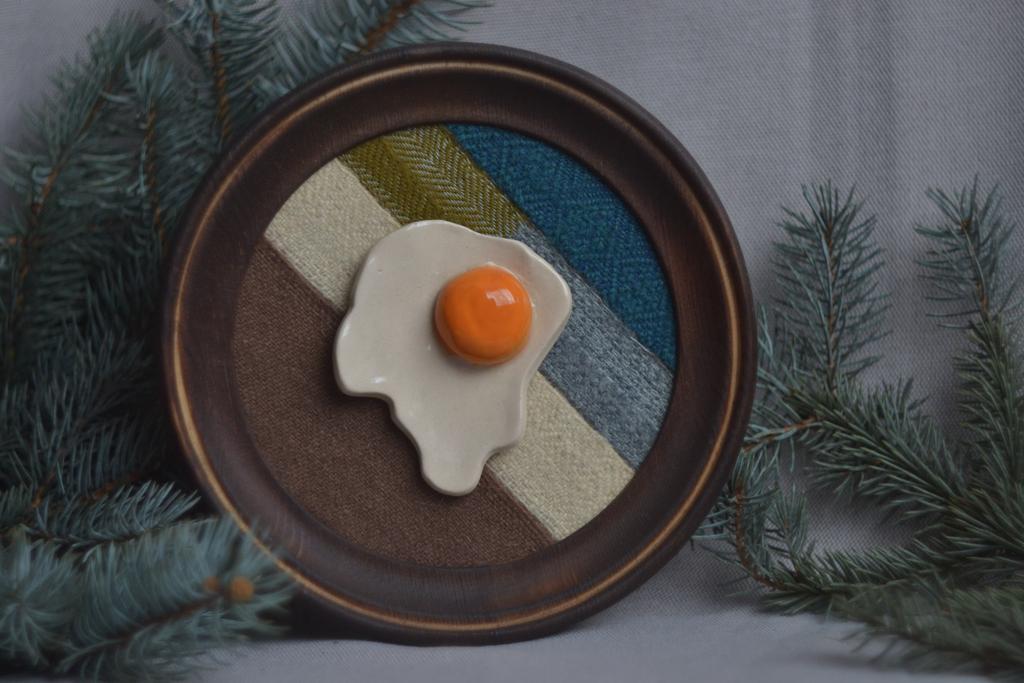 Панно на стену  большое  "яичница-глазунья"