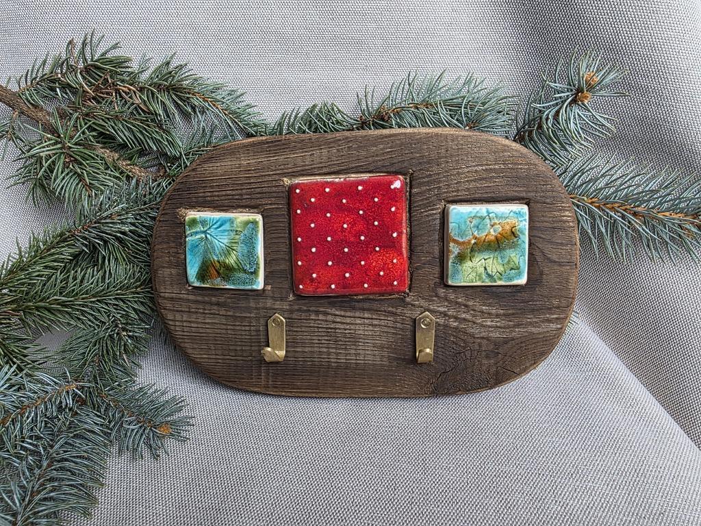 Ключница с полочкой  "Морозные листья"