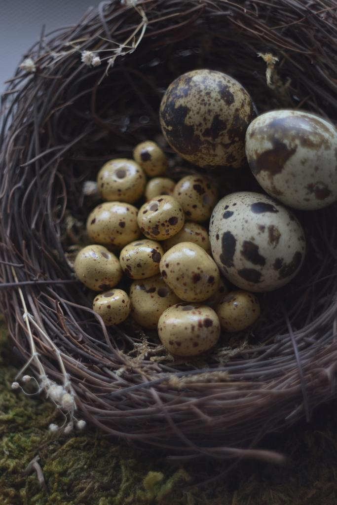 Керамическая бусина 1,5 см  "Перепелиное яйцо"