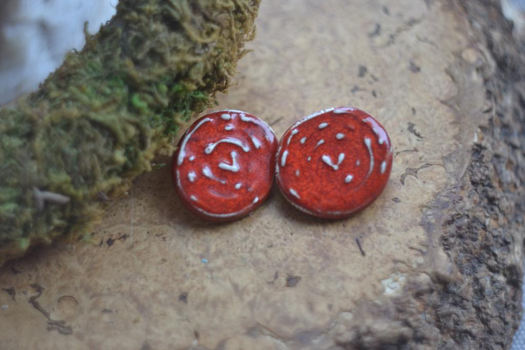пара брошек  " мухоморные шляпки "