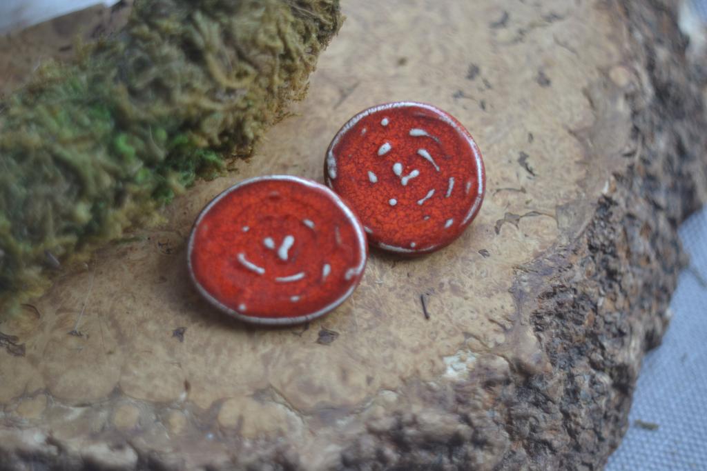 пара брошек  " мухоморные шляпки "
