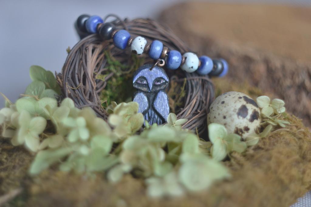 Колье из керамических бусин "Сова "