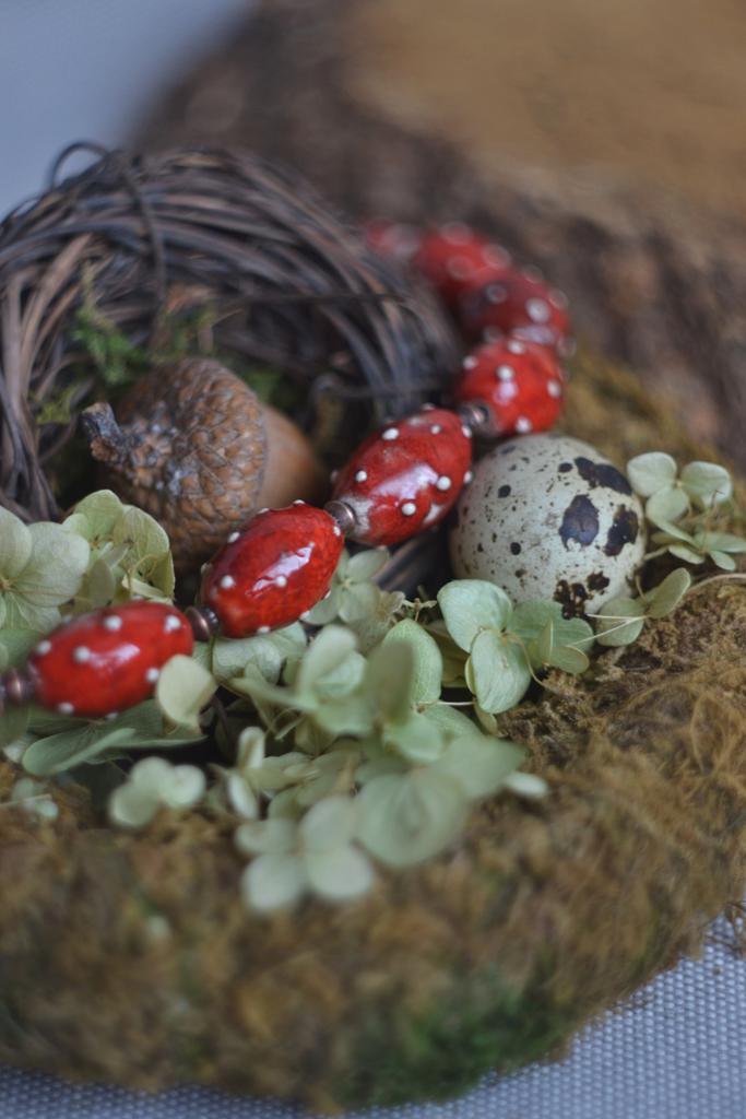 Бусы из керамических бусин "Мухоморные"