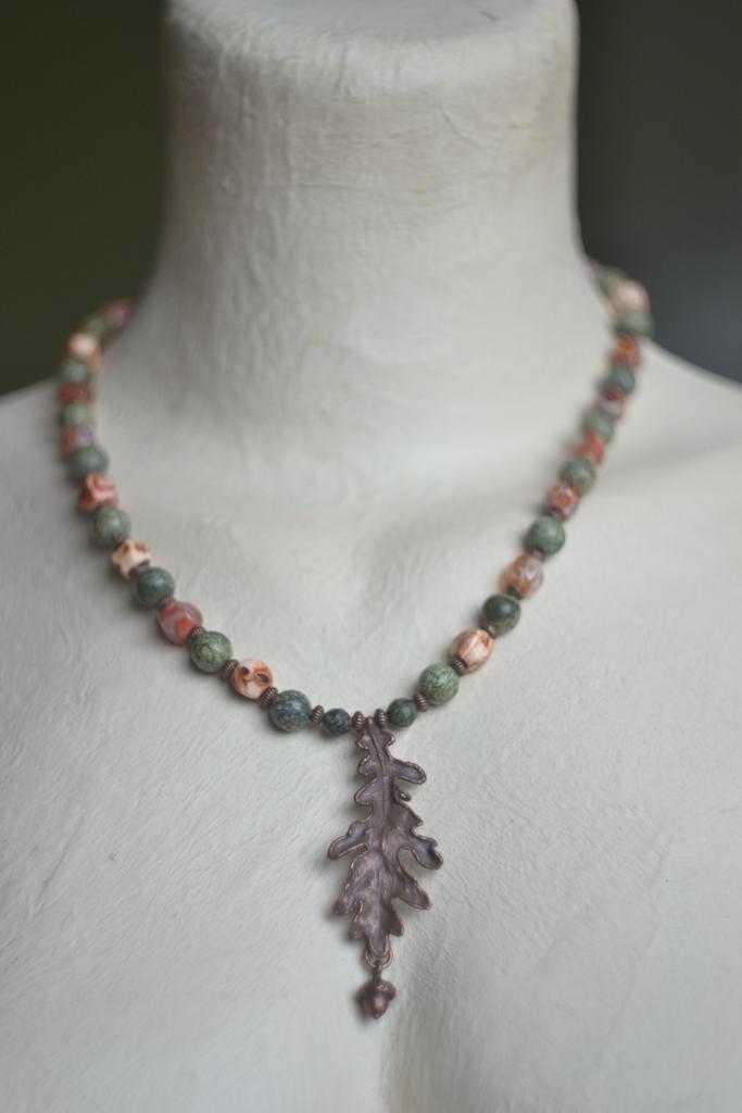 Колье  "жёлудь "