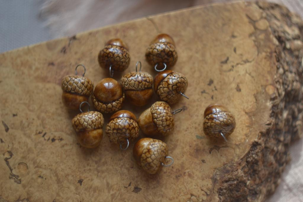 Керамический подвес "Коричневый жёлудь"